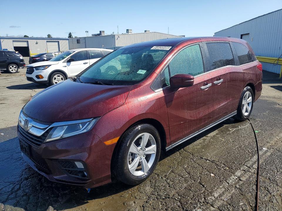 2018 HONDA ODYSSEY — VIN 5FNRL6H79JB013657