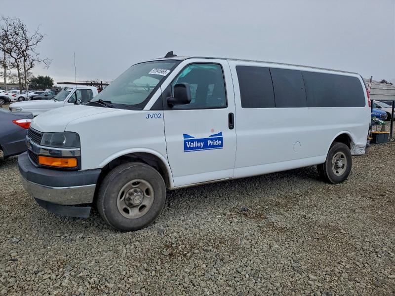 2018 CHEVROLET EXPRESS G3 — VIN 1GAZGPFG3J1265953