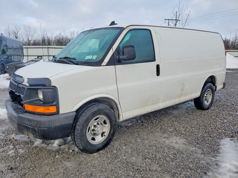 2016 CHEVROLET EXPRESS G2500 — VIN 1GCWGAFFXG1131089