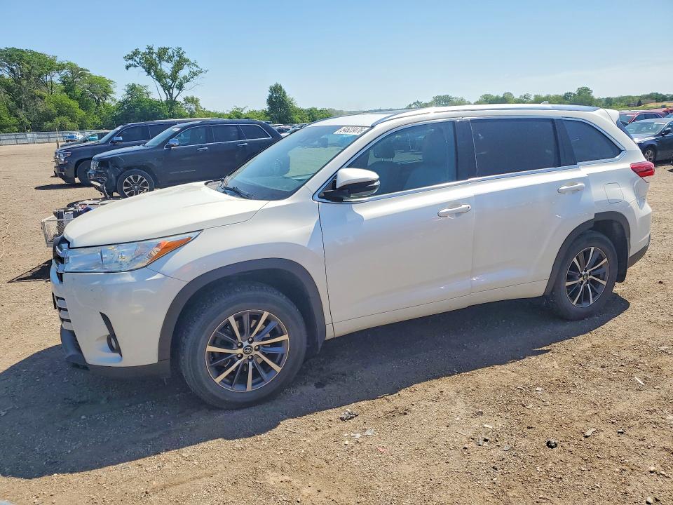 2018 TOYOTA HIGHLANDER — VIN 5TDJZRFH3JS532451