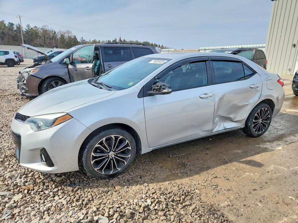 2015 TOYOTA COROLLA — VIN 2T1BURHE8FC447921