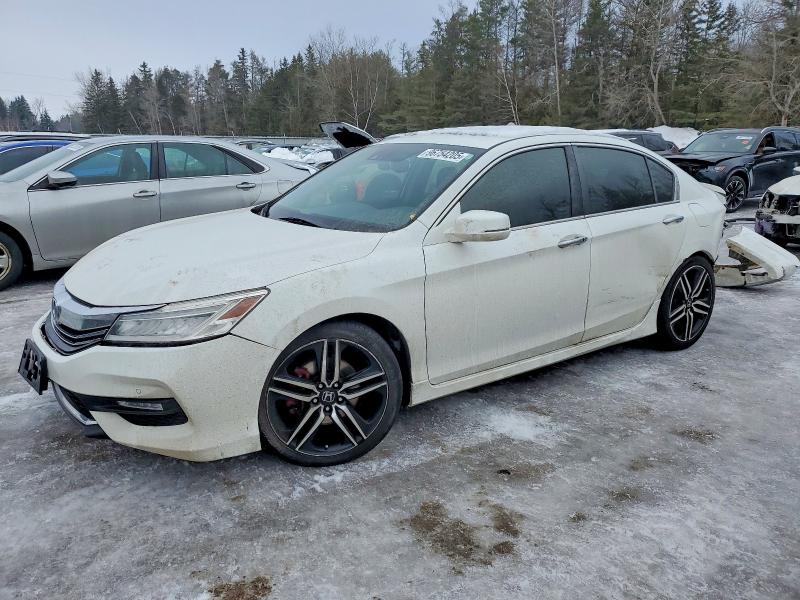 2017 HONDA ACCORD — VIN 1HGCR2F04HA811989