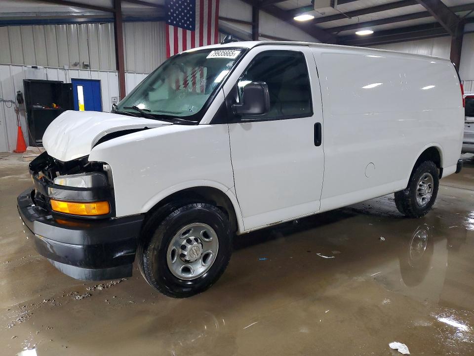 2018 CHEVROLET EXPRESS G2500 — VIN 1GCWGAFP2J1335739