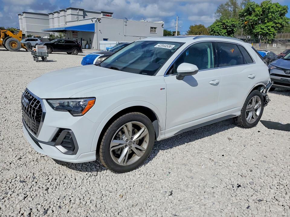 2020 AUDI Q3 — VIN WA1DECF32L1102799