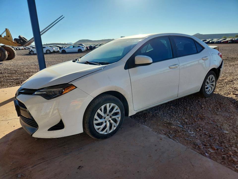 2018 TOYOTA COROLLA — VIN 5YFBURHE9JP812602