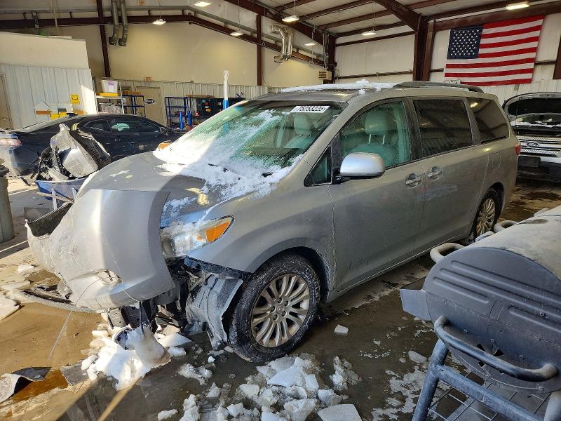 2015 TOYOTA SIENNA — VIN 5TDYK3DC6FS638262
