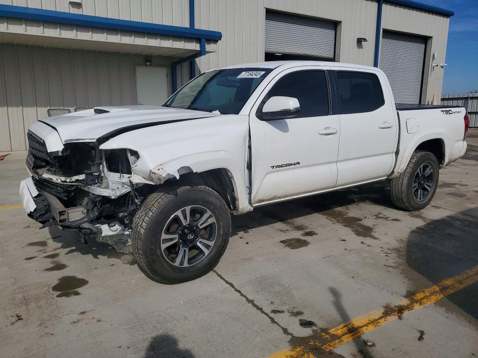 2017 TOYOTA TACOMA — VIN 5TFAZ5CN3HX033625