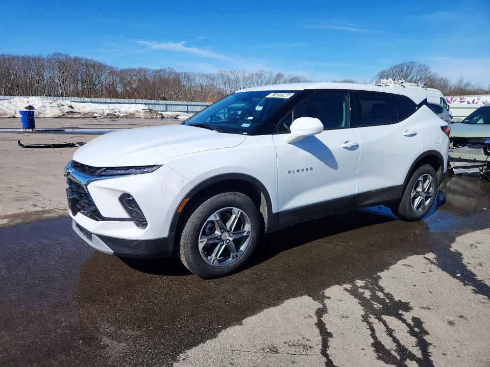 2026 CHEVROLET BLAZER — VIN 3GNKBHR40TS141050