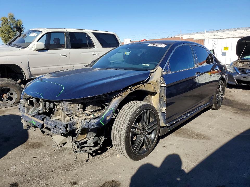 2017 HONDA ACCORD — VIN 1HGCR2F61HA082242