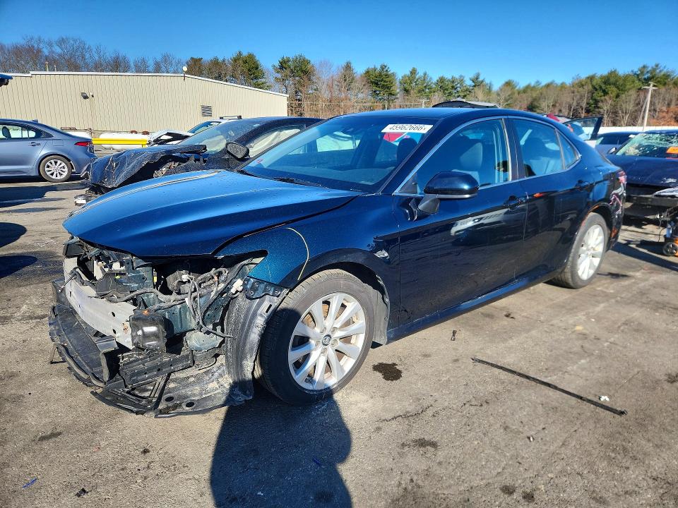 2018 TOYOTA CAMRY — VIN 4T1B11HKXJU616893