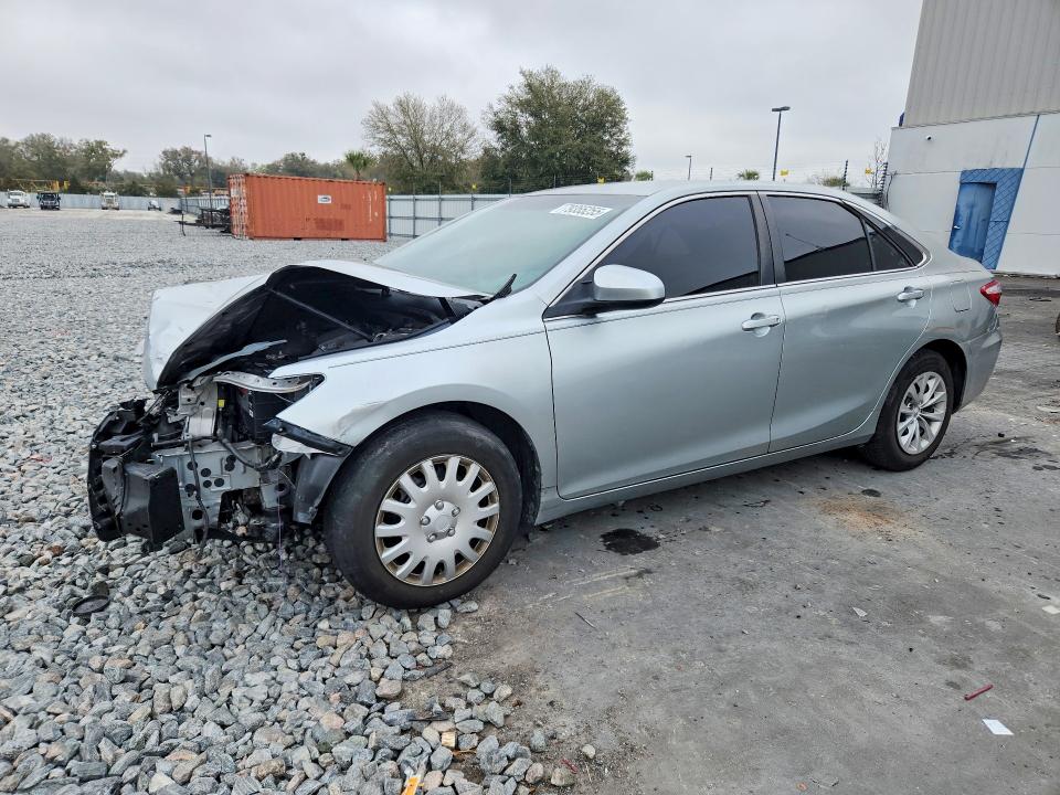 2016 TOYOTA CAMRY — VIN 4T4BF1FK8GR571424