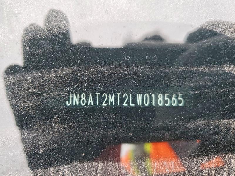 JN8AT2MT2LW018565