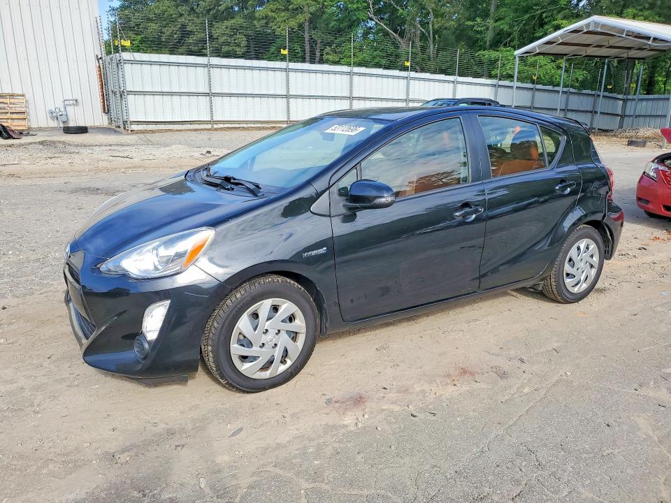 2015 TOYOTA PRIUS C — VIN JTDKDTB30F1583520