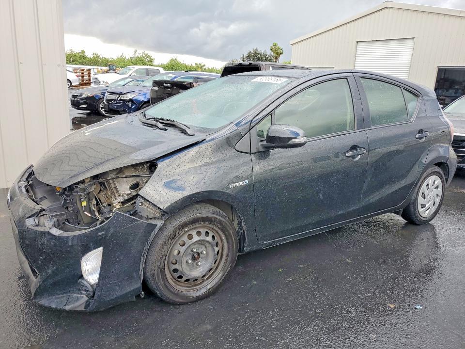 2015 TOYOTA PRIUS C — VIN JTDKDTB31F1586524