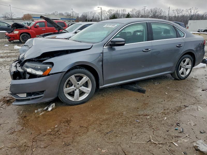 2015 VOLKSWAGEN PASSAT S — VIN 1VWAS7A30FC119980