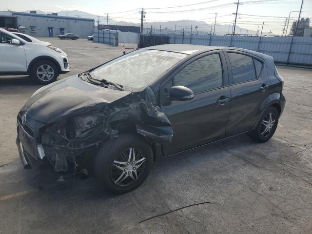 2015 TOYOTA PRIUS C — VIN JTDKDTB38F1095397