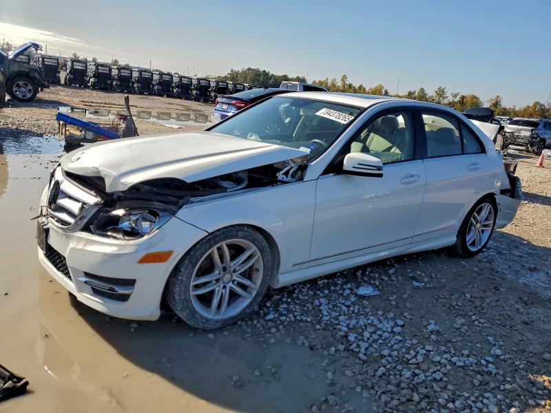 2013 MERCEDES-BENZ C 250 — VIN WDDGF4HB1DR277144