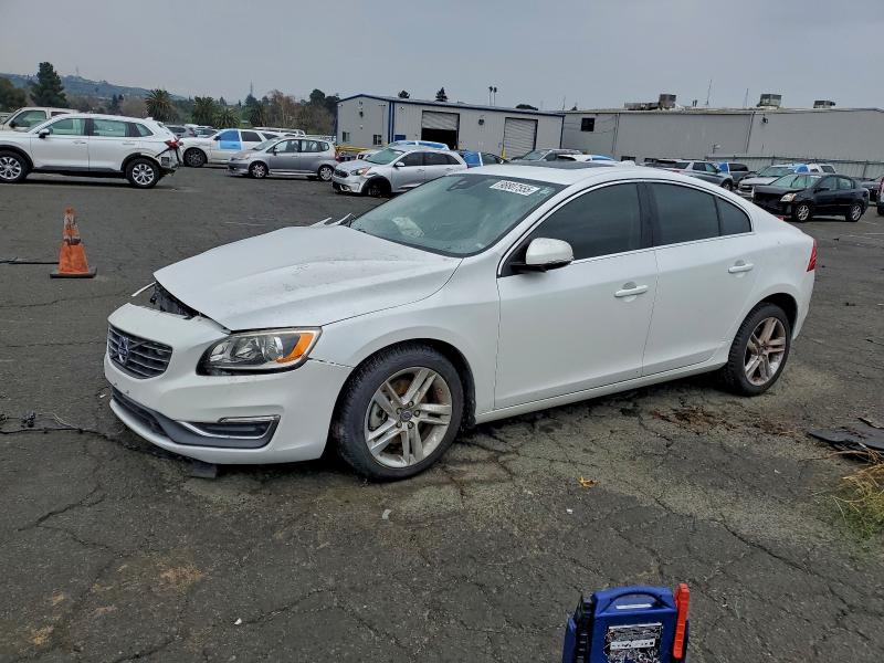 2015 VOLVO S60 PREMIE — VIN YV140MFK6F1344527