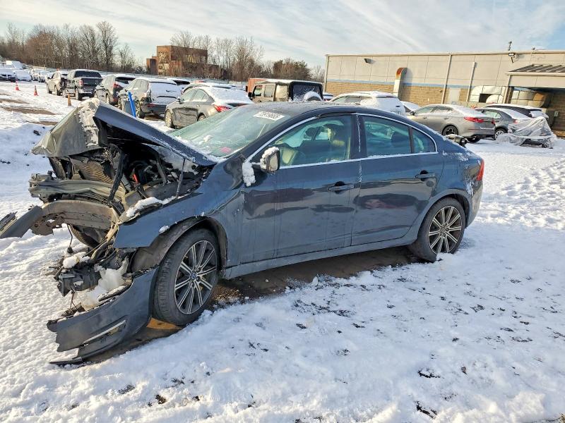 2015 VOLVO S60 PREMIE — VIN YV126MFB4F1299822