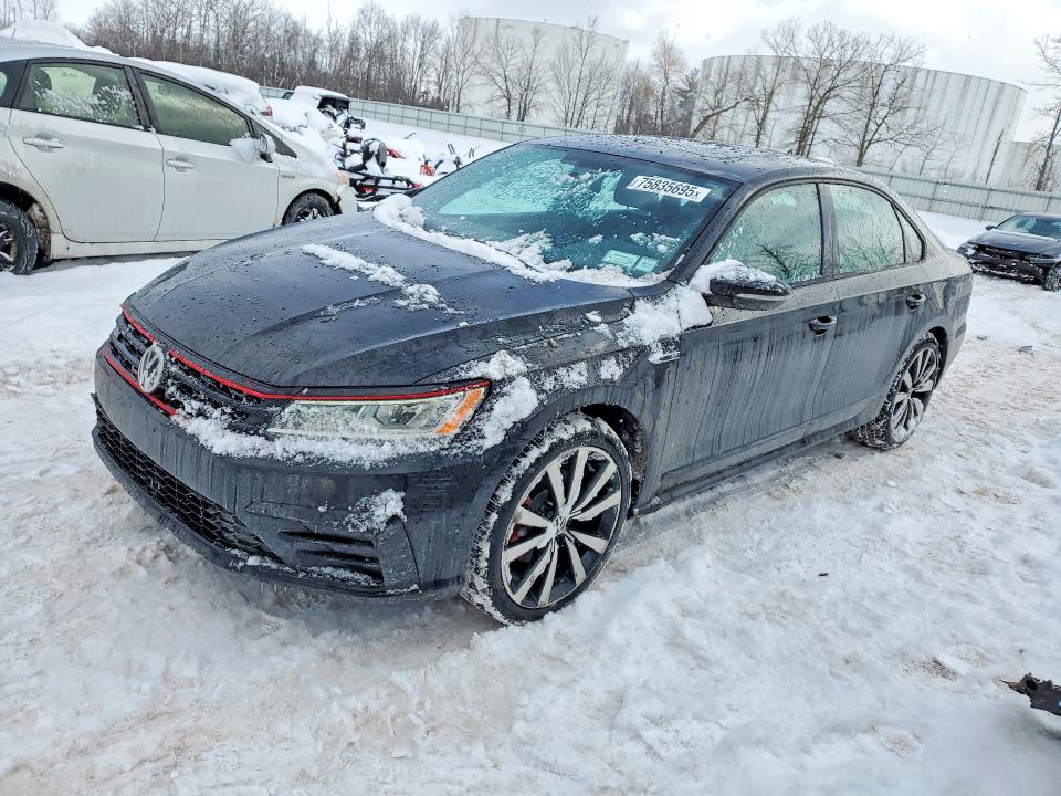 2018 VOLKSWAGEN PASSAT GT — VIN 1VWJM7A31JC032852