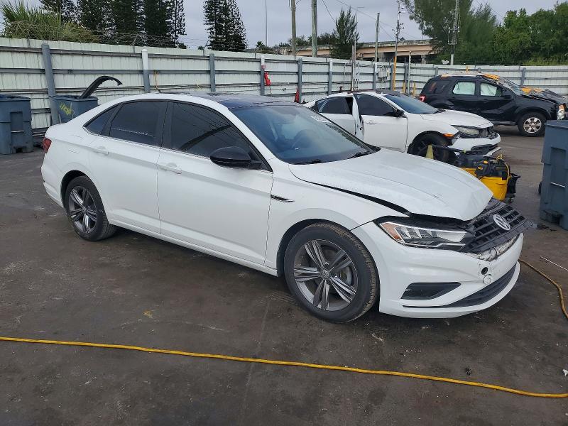 3VWCB7BU5LM056028