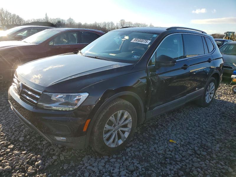 2018 VOLKSWAGEN TIGUAN SE — VIN 3VV3B7AXXJM027136