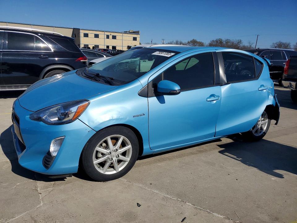 2016 TOYOTA PRIUS C — VIN JTDKDTB35G1128616