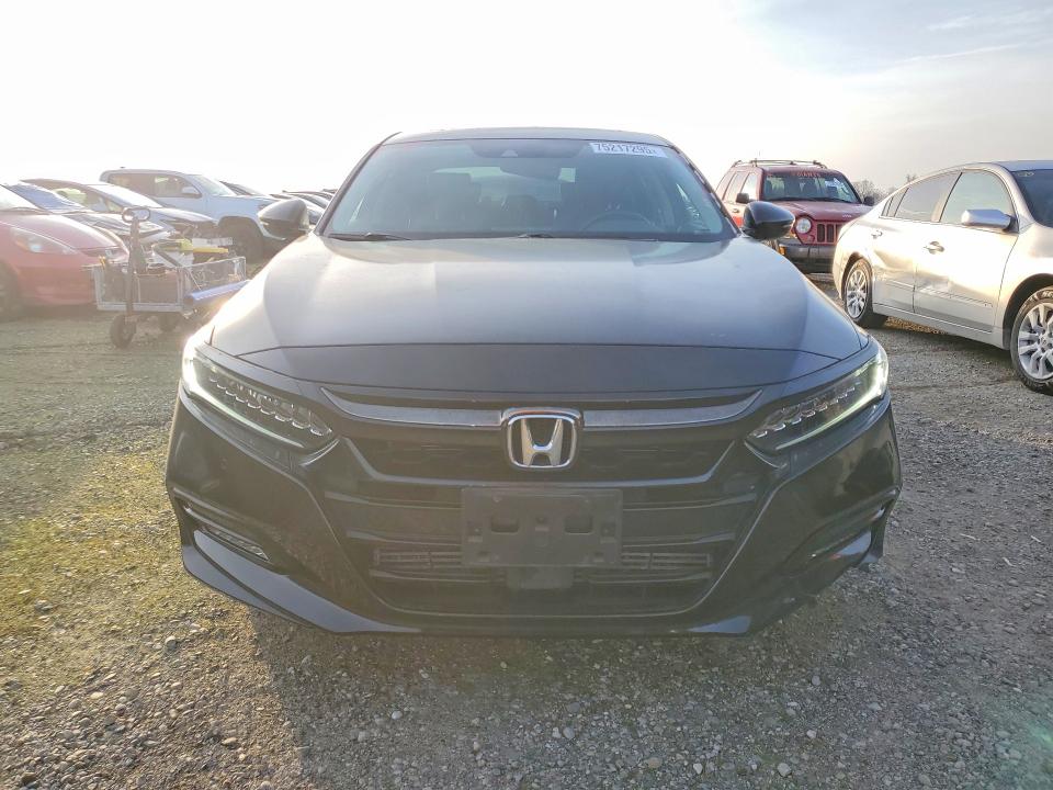 1HGCV2F95JA009371