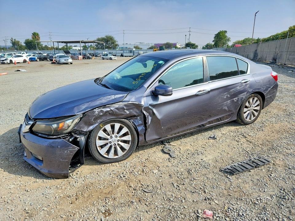 2015 HONDA ACCORD — VIN 1HGCR2F82FA136968
