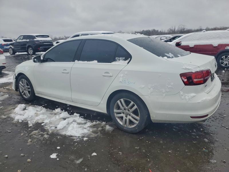 3VW2B7AJ4HM247353
