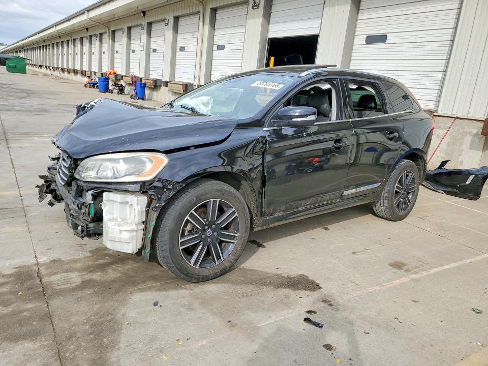 2017 VOLVO XC60 — VIN YV440MRR3H2066629