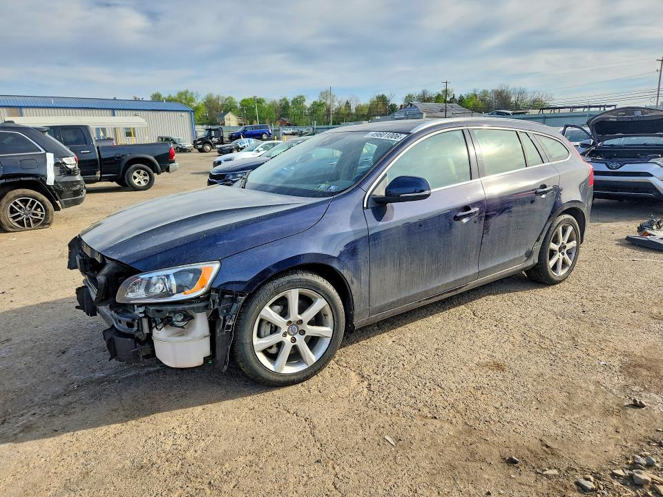 2017 VOLVO V60 — VIN YV140MSM4H1359442