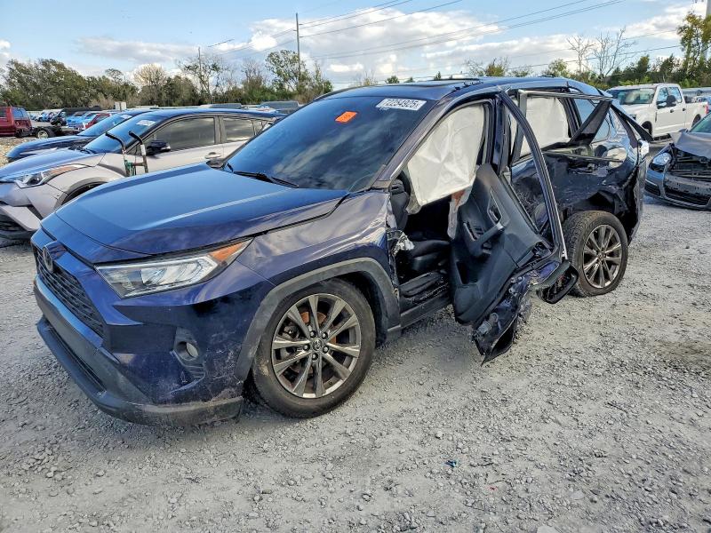 2019 TOYOTA RAV4 XLE — VIN JTMW1RFV5KD038463