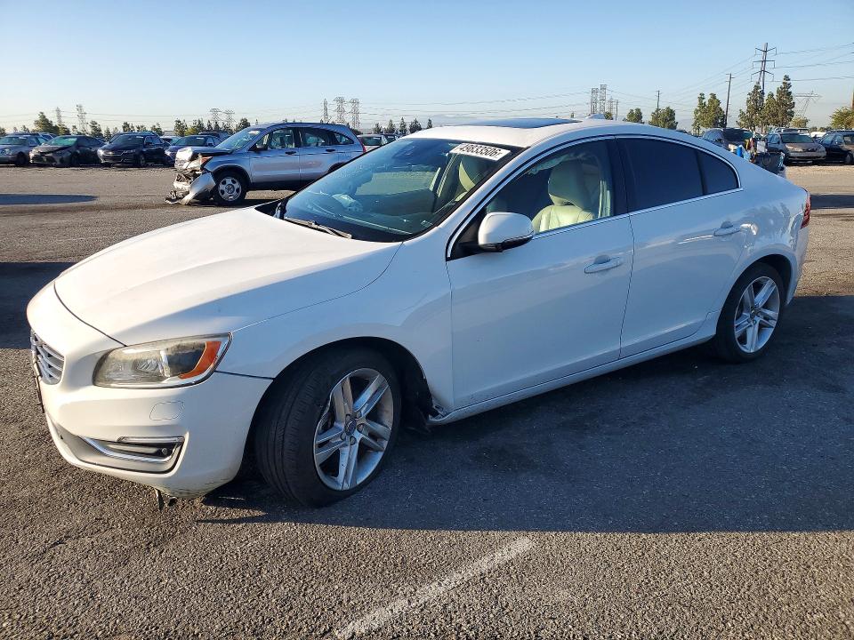 2015 VOLVO S60 — VIN YV126MFM7F1362722