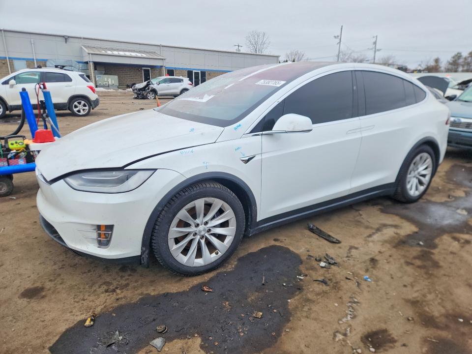 2021 TESLA MODEL X — VIN 5YJXCBE25MF322121