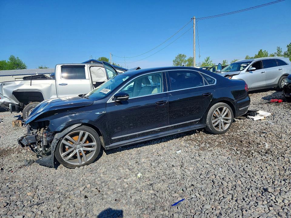 2017 VOLKSWAGEN PASSAT — VIN 1VWDT7A30HC068400