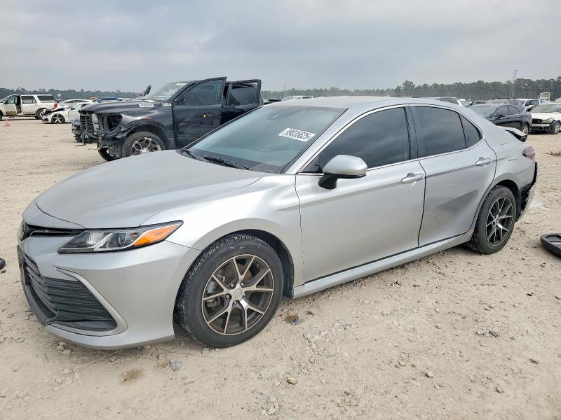 2022 TOYOTA CAMRY LE — VIN 4T1C11AK4NU636402