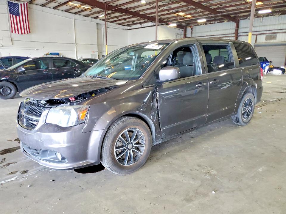 2018 DODGE GRAND CARAVAN — VIN 2C4RDGBG3JR215216
