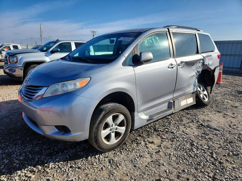 2015 TOYOTA SIENNA — VIN 5TDKK3DC0FS576931