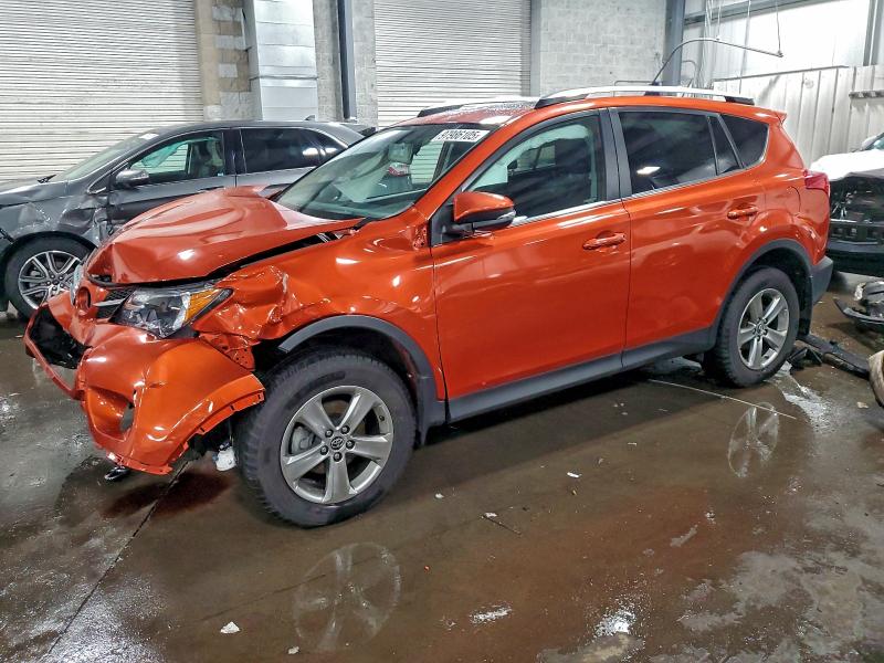2015 TOYOTA RAV4 XLE — VIN 2T3RFREVXFW247058