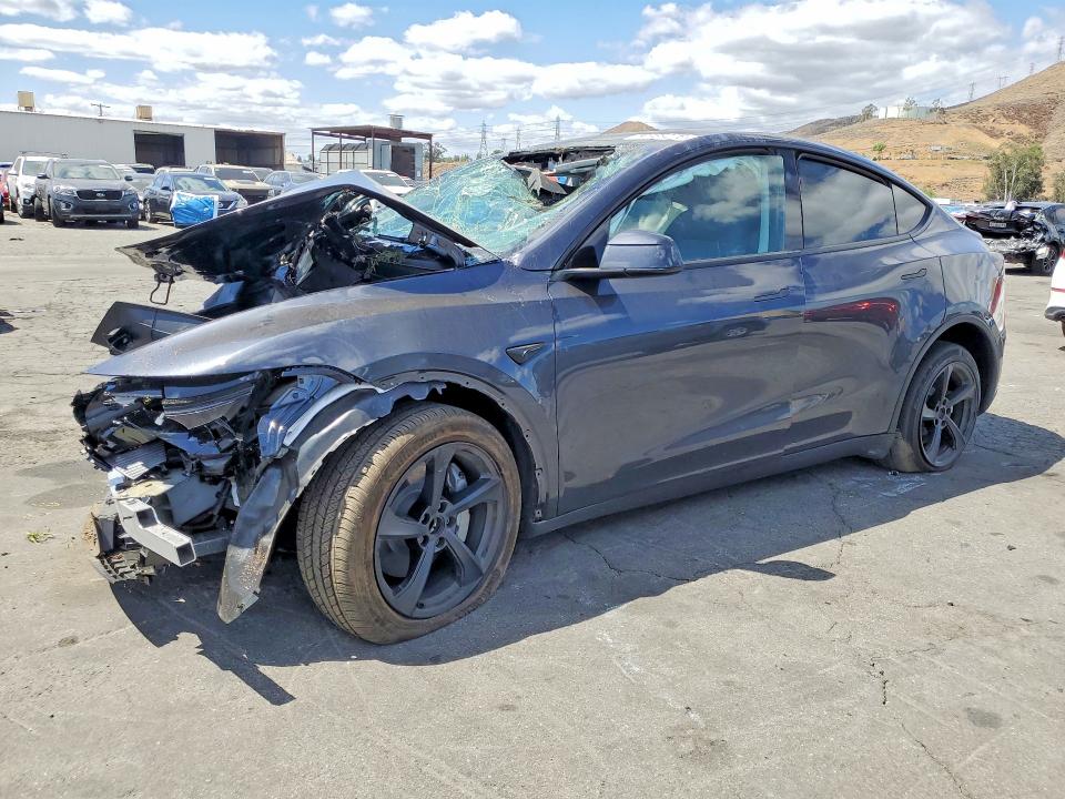 2026 TESLA MODEL Y — VIN 7SAYGDED8TF522059