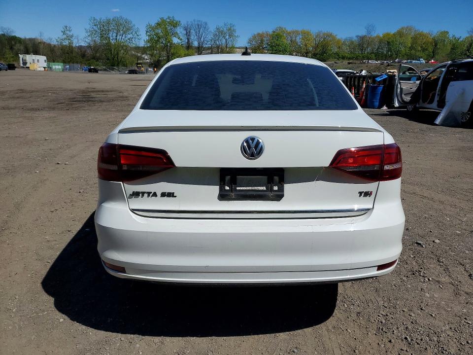 3VWL17AJ5JM255197