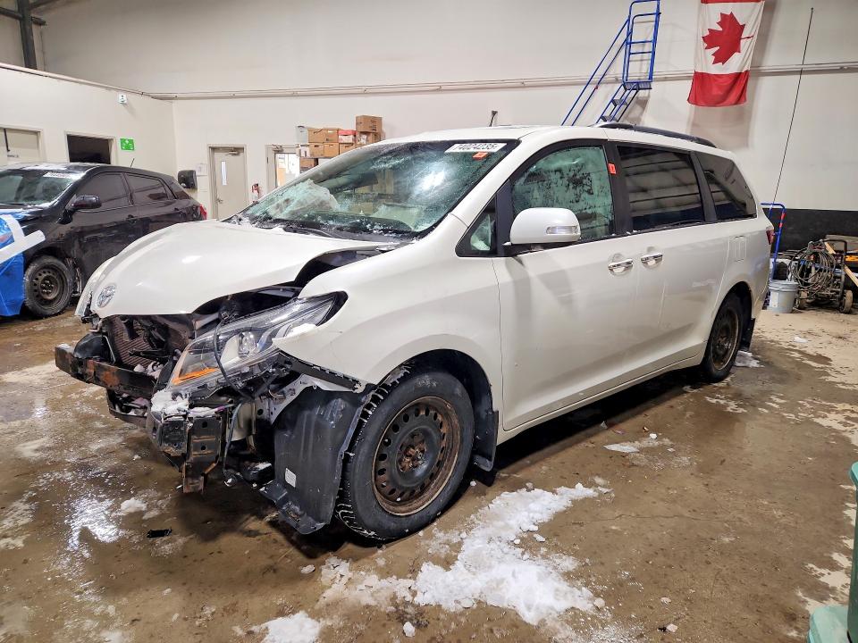 2015 TOYOTA SIENNA XLE — VIN 5TDDK3DC2FS117926