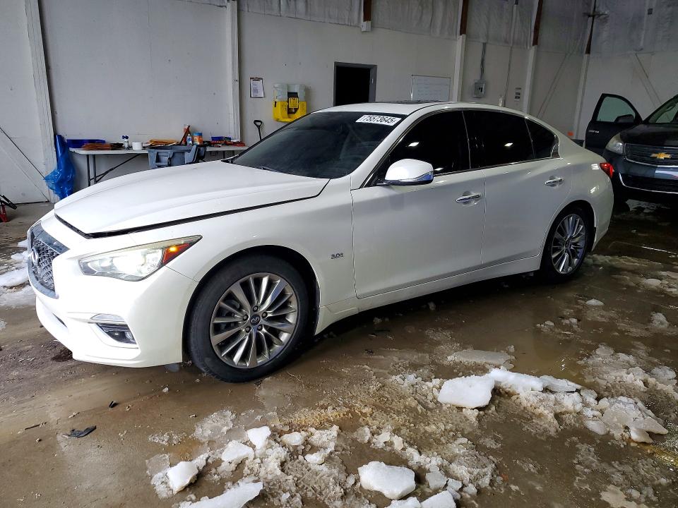 2018 INFINITI Q50 — VIN JN1EV7AP5JM352385