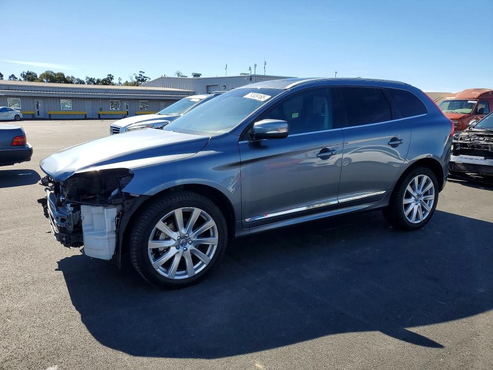 2017 VOLVO XC60 — VIN YV440MDU6H2043177