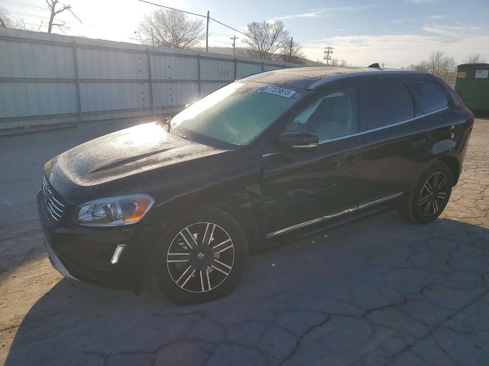 2017 VOLVO XC60 — VIN YV440MRR2H2147377