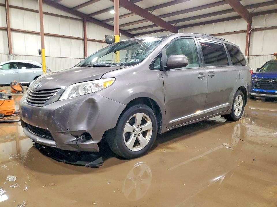 2015 TOYOTA SIENNA LE — VIN 5TDKK3DC8FS539626