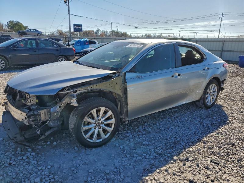2018 TOYOTA CAMRY L — VIN 4T1B11HK0JU620600