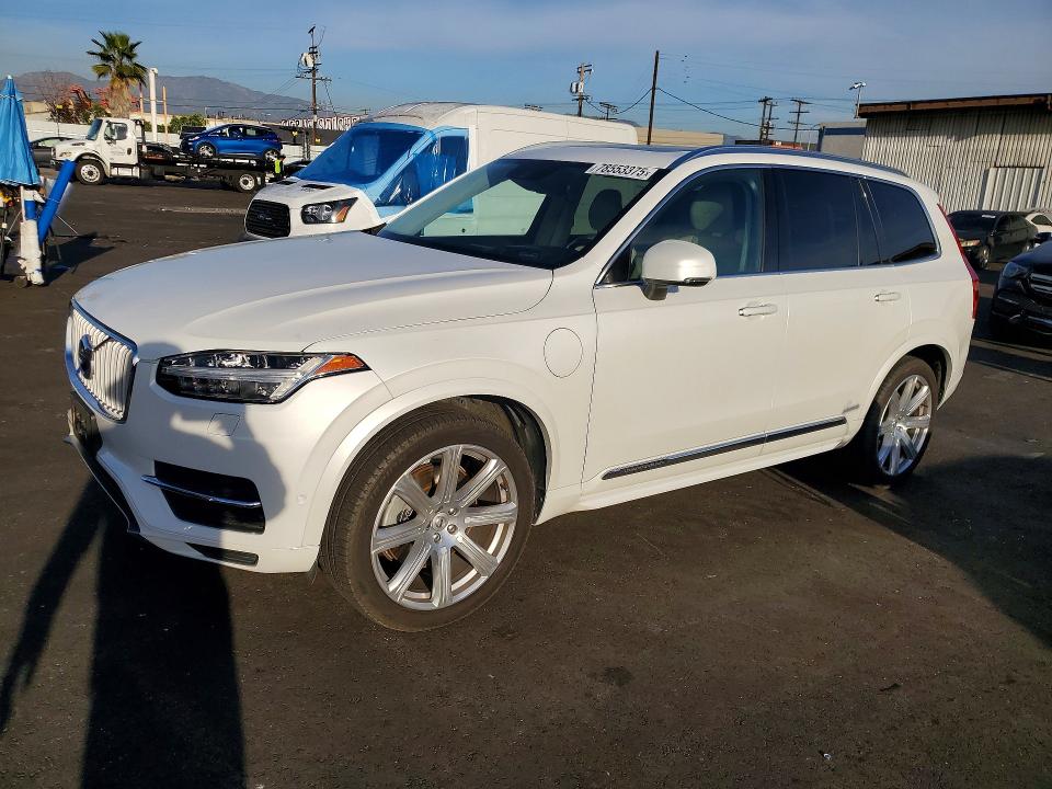 2018 VOLVO XC90 — VIN YV4BR0PL7J1345260