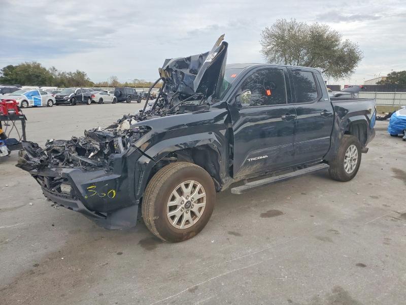 2025 TOYOTA TACOMA DOU — VIN 3TMKB5FN6SM043163